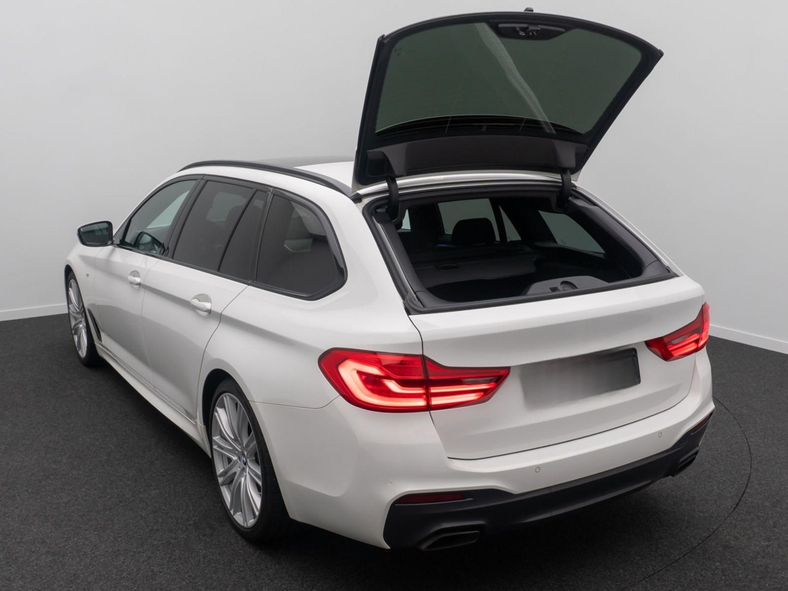 BMW 530d M Sport 360°Komfort Panorama HUD DAB 20Zoll foto 13
