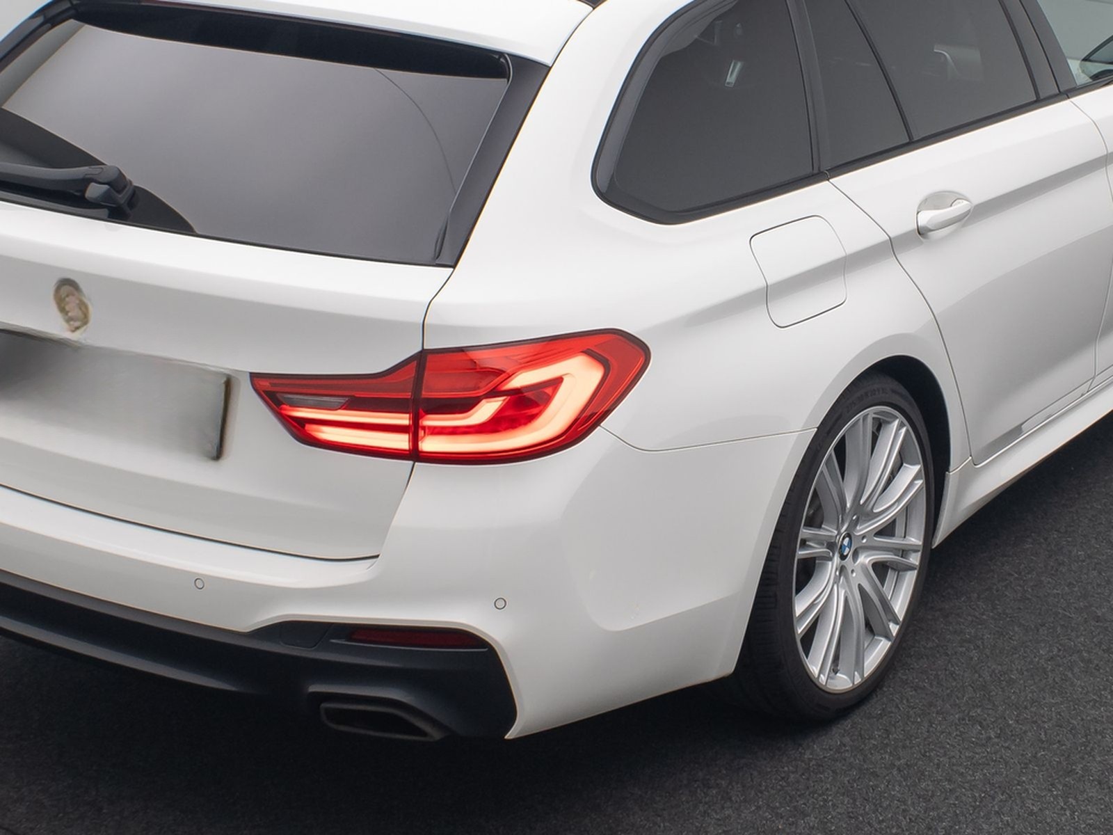 BMW 530d M Sport 360°Komfort Panorama HUD DAB 20Zoll foto 16