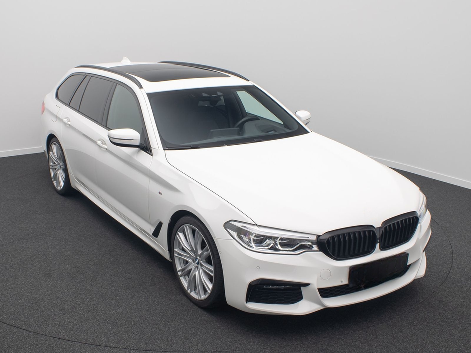 BMW 530d M Sport 360°Komfort Panorama HUD DAB 20Zoll foto 3
