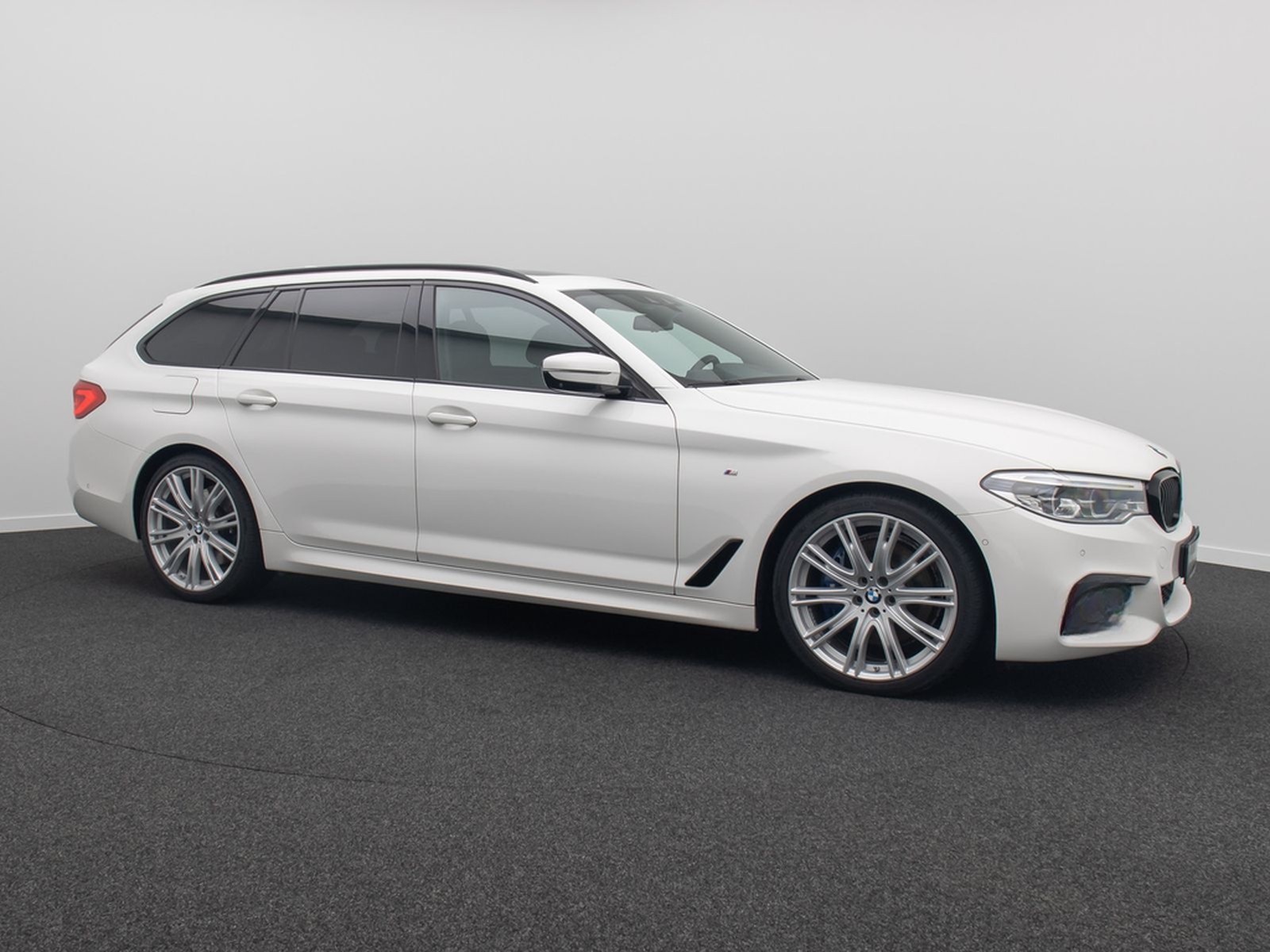 BMW 530d M Sport 360°Komfort Panorama HUD DAB 20Zoll foto 4