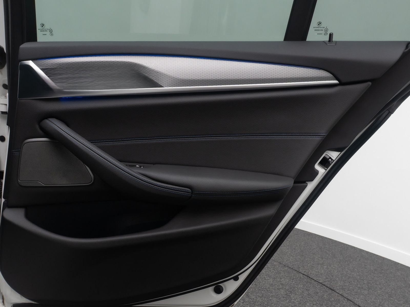 BMW 530d M Sport 360°Komfort Panorama HUD DAB 20Zoll foto 34