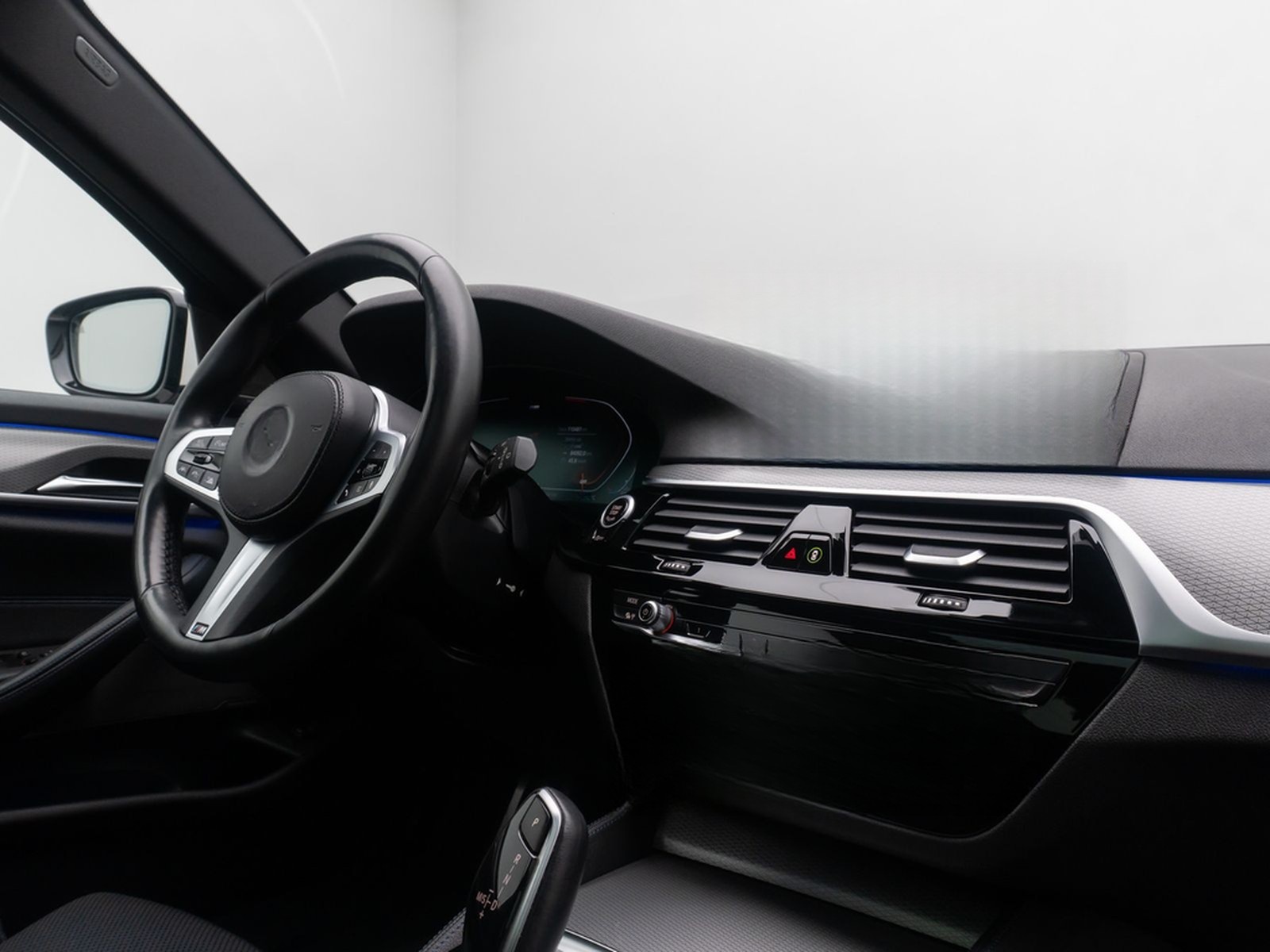BMW 530d M Sport 360°Komfort Panorama HUD DAB 20Zoll foto 39