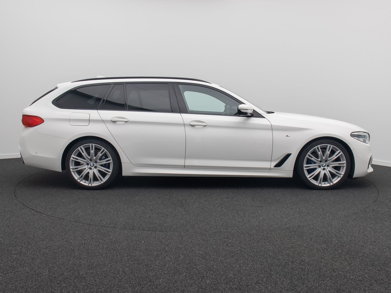 BMW 530d M Sport 360°Komfort Panorama HUD DAB 20Zoll foto 5