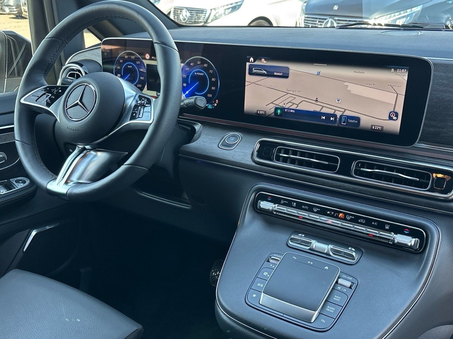 Mercedes-Benz EQV 300 Avantgarde lang LED Distr. AIRMATIC 360° foto 9
