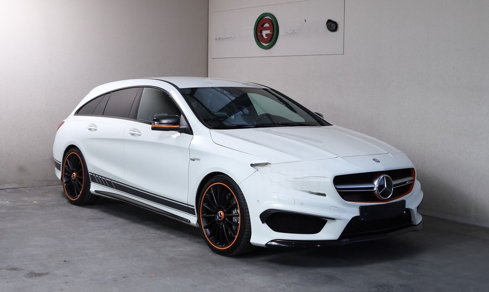 Mercedes-Benz CLA 45 AMG Shooting Brake CLA 45 AMG 4Matic Oran foto 2