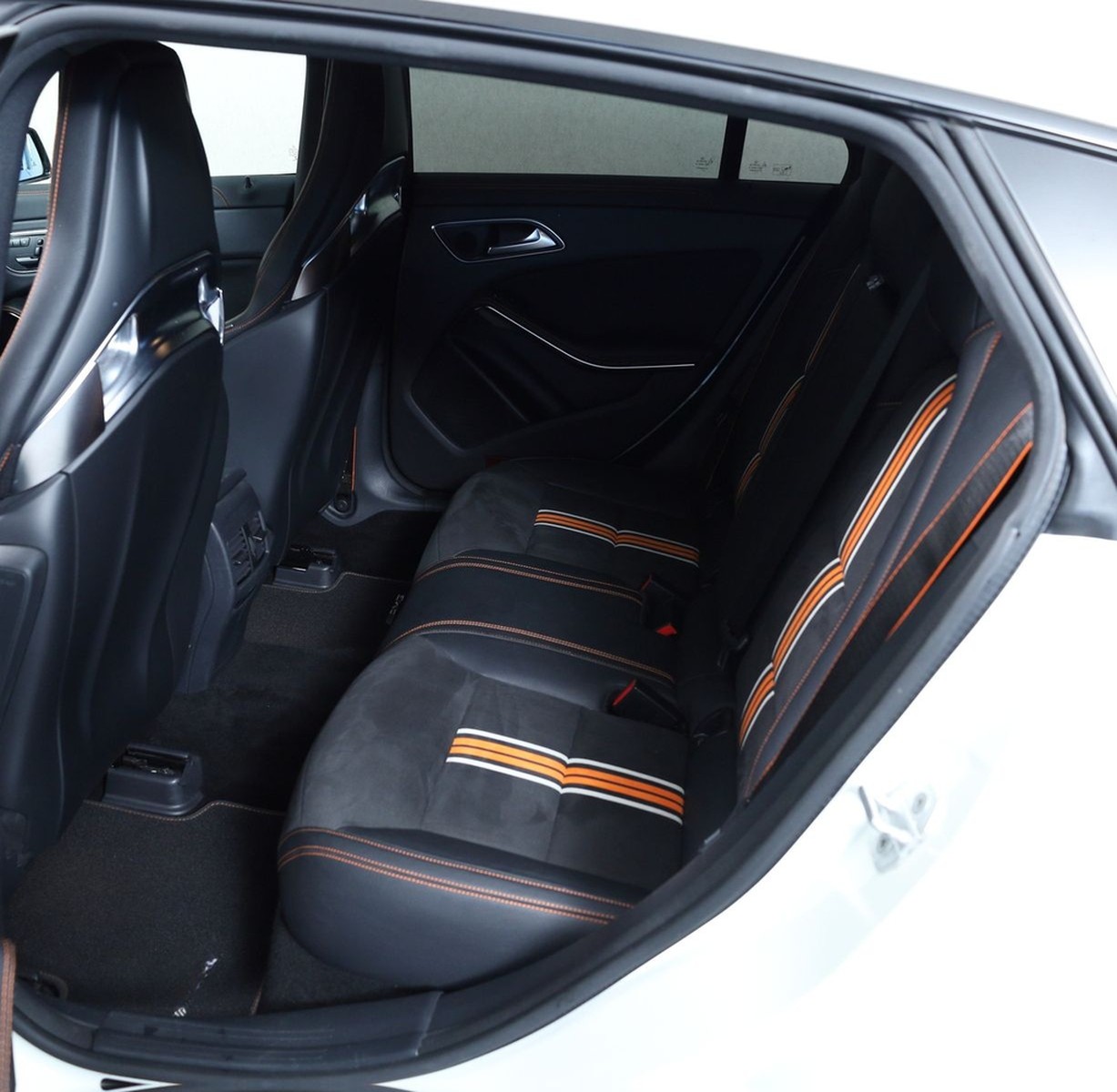 Mercedes-Benz CLA 45 AMG Shooting Brake CLA 45 AMG 4Matic Oran foto 18