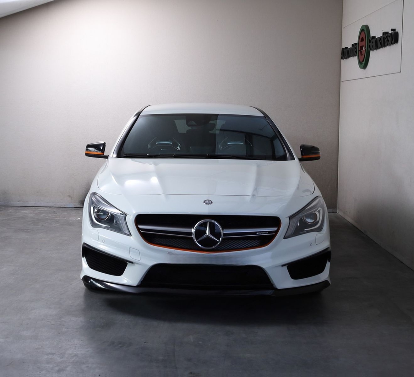 Mercedes-Benz CLA 45 AMG Shooting Brake CLA 45 AMG 4Matic Oran foto 3