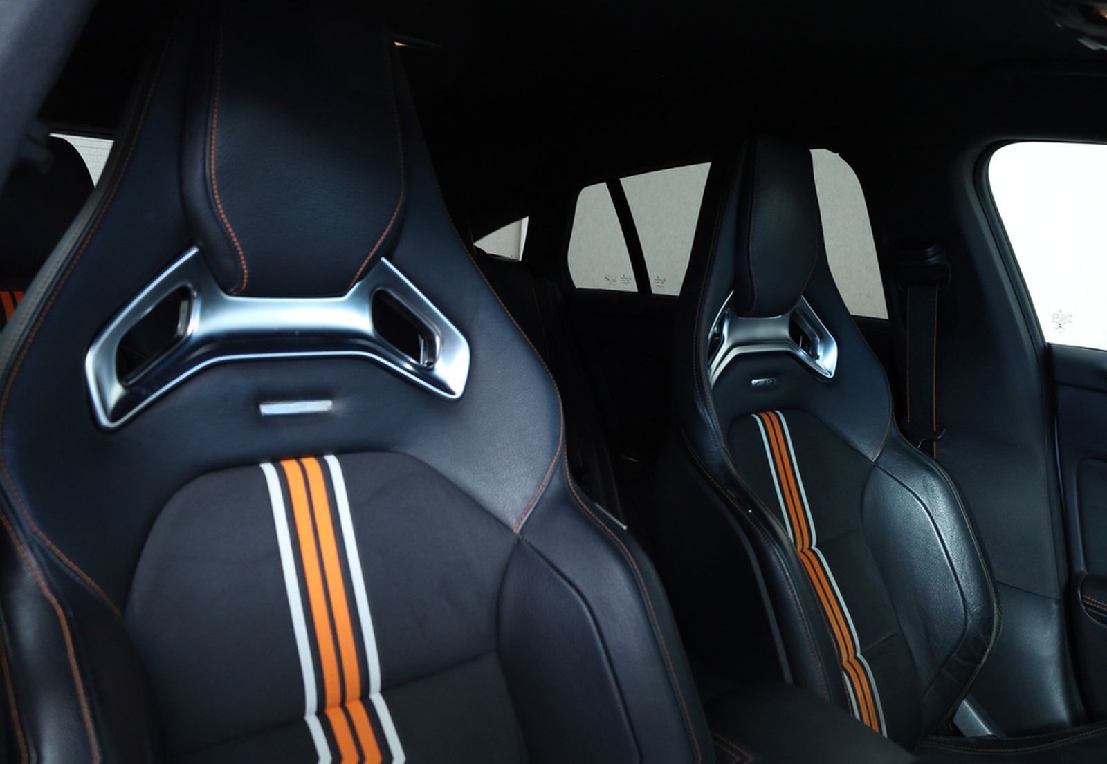 Mercedes-Benz CLA 45 AMG Shooting Brake CLA 45 AMG 4Matic Oran foto 22