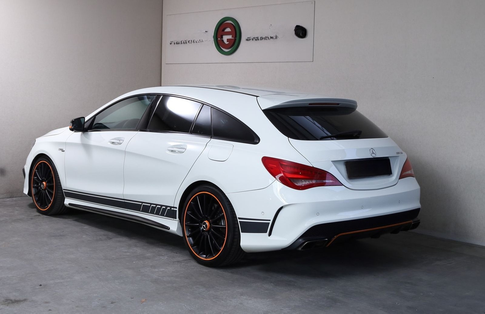 Mercedes-Benz CLA 45 AMG Shooting Brake CLA 45 AMG 4Matic Oran foto 5