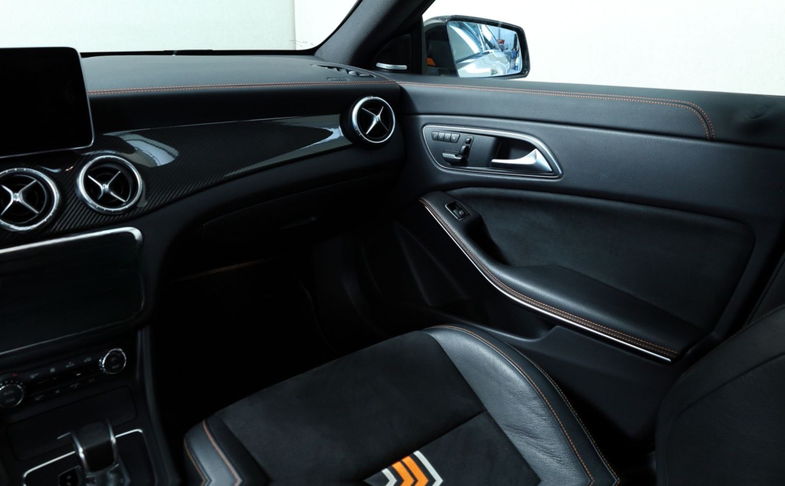 Mercedes-Benz CLA 45 AMG Shooting Brake CLA 45 AMG 4Matic Oran foto 10