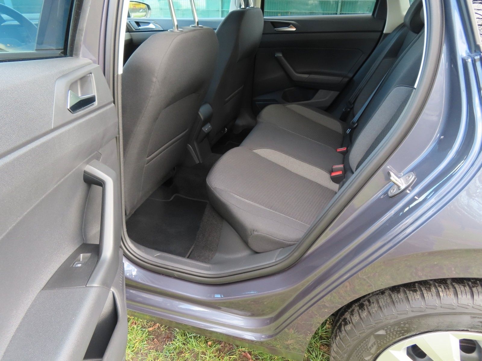 Volkswagen Polo VI Life "Automatik-Grau-Met. sehr gepflegt" foto 12