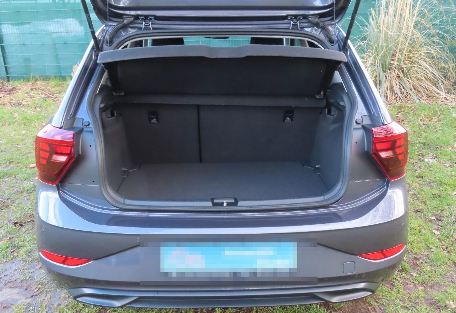 Volkswagen Polo VI Life "Automatik-Grau-Met. sehr gepflegt" foto 17