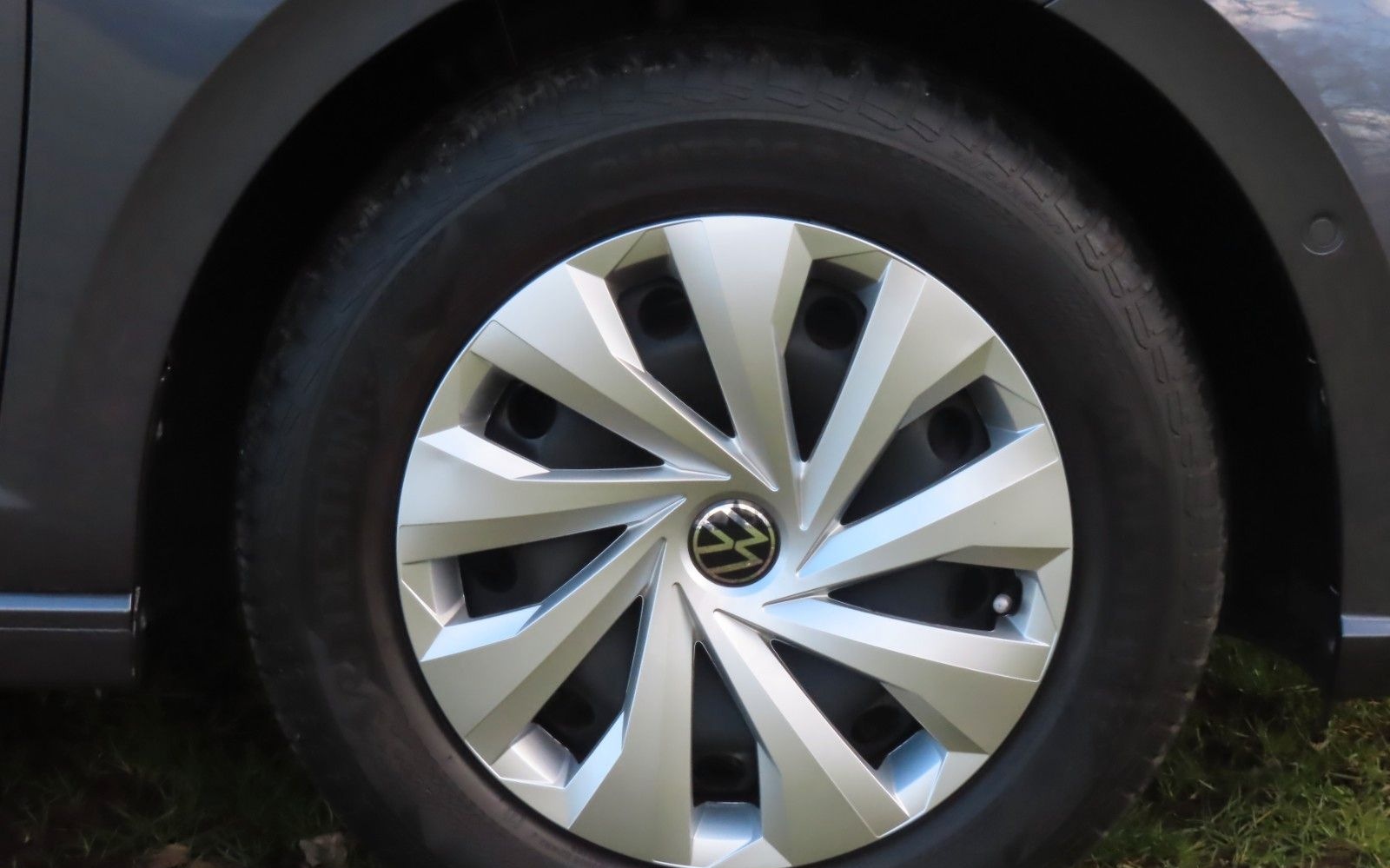 Volkswagen Polo VI Life "Automatik-Grau-Met. sehr gepflegt" foto 19