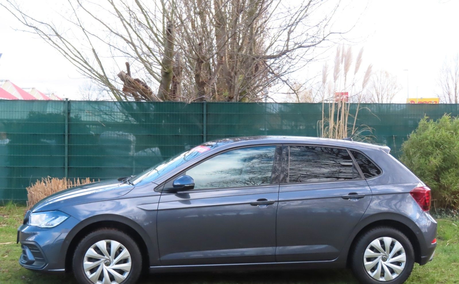 Volkswagen Polo VI Life "Automatik-Grau-Met. sehr gepflegt" foto 4