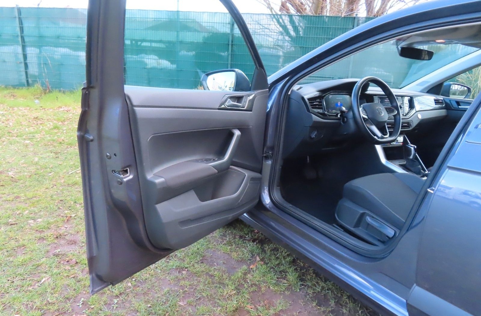 Volkswagen Polo VI Life "Automatik-Grau-Met. sehr gepflegt" foto 10
