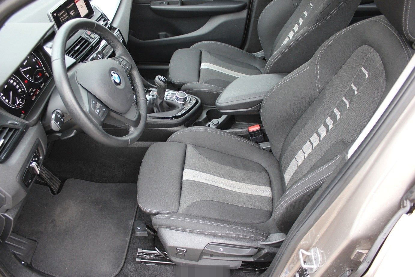 BMW 218d Gran Tourer Advantage 7Sitzer-Navi-LED-1.Hd foto 3