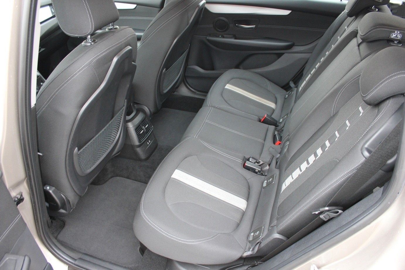 BMW 218d Gran Tourer Advantage 7Sitzer-Navi-LED-1.Hd foto 8