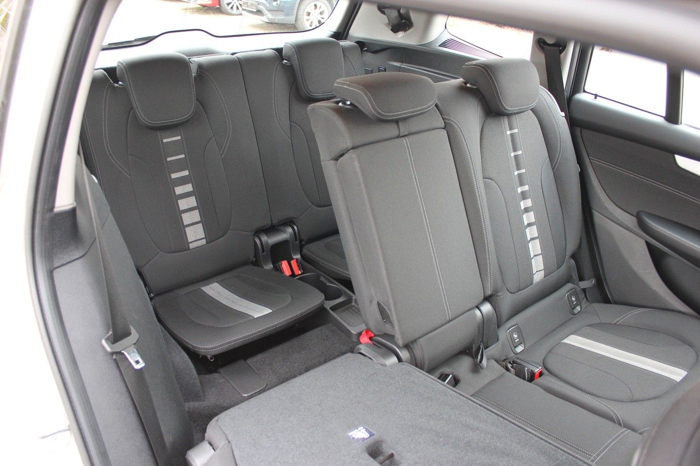 BMW 218d Gran Tourer Advantage 7Sitzer-Navi-LED-1.Hd foto 9