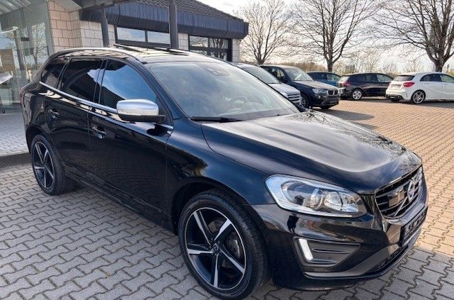Volvo XC60 Momentum AWD-R-DESIGN foto 2