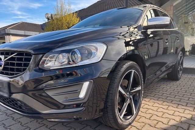 Volvo XC60 Momentum AWD-R-DESIGN foto 11