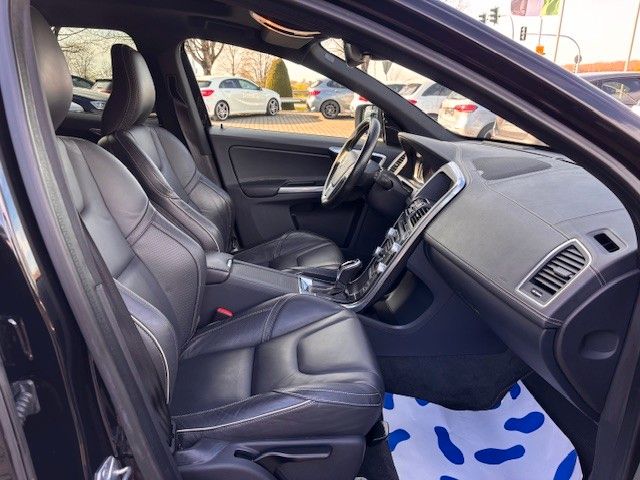 Volvo XC60 Momentum AWD-R-DESIGN foto 20