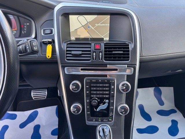 Volvo XC60 Momentum AWD-R-DESIGN foto 21