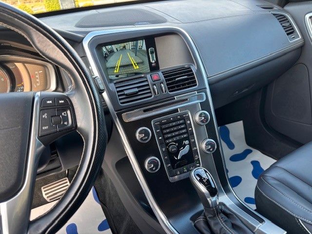 Volvo XC60 Momentum AWD-R-DESIGN foto 23