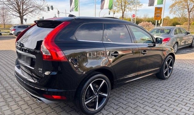 Volvo XC60 Momentum AWD-R-DESIGN foto 5