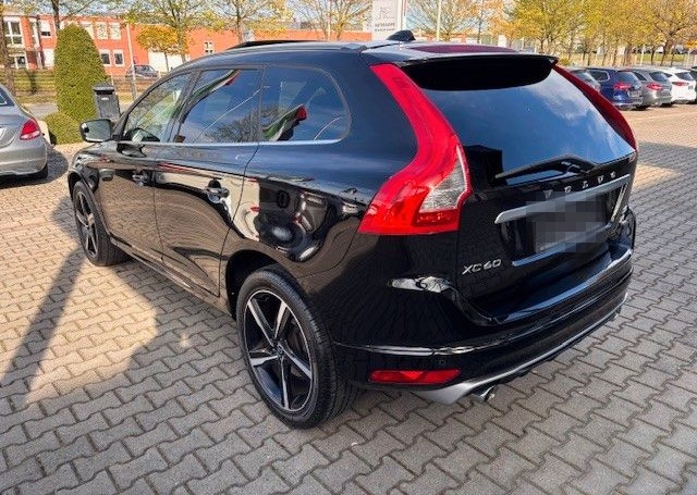 Volvo XC60 Momentum AWD-R-DESIGN foto 8