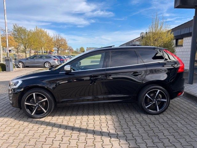 Volvo XC60 Momentum AWD-R-DESIGN foto 9