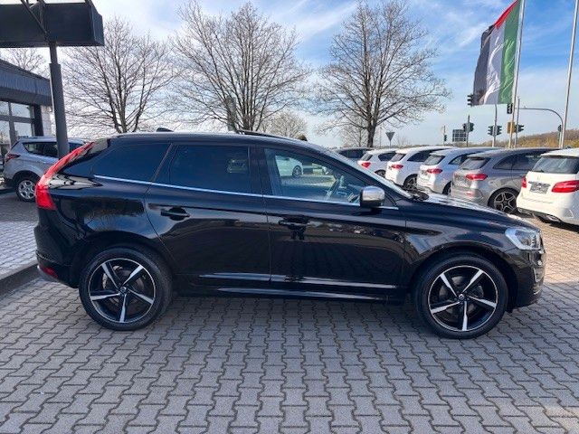 Volvo XC60 Momentum AWD-R-DESIGN foto 10