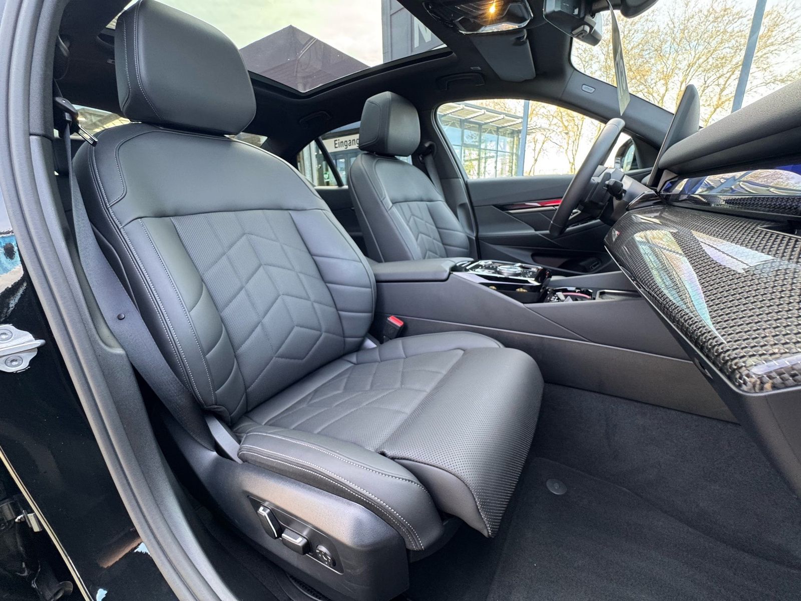 BMW 520d xDrive Limo M Sport PANO h&k DA+ PA+ St-Hzg foto 6