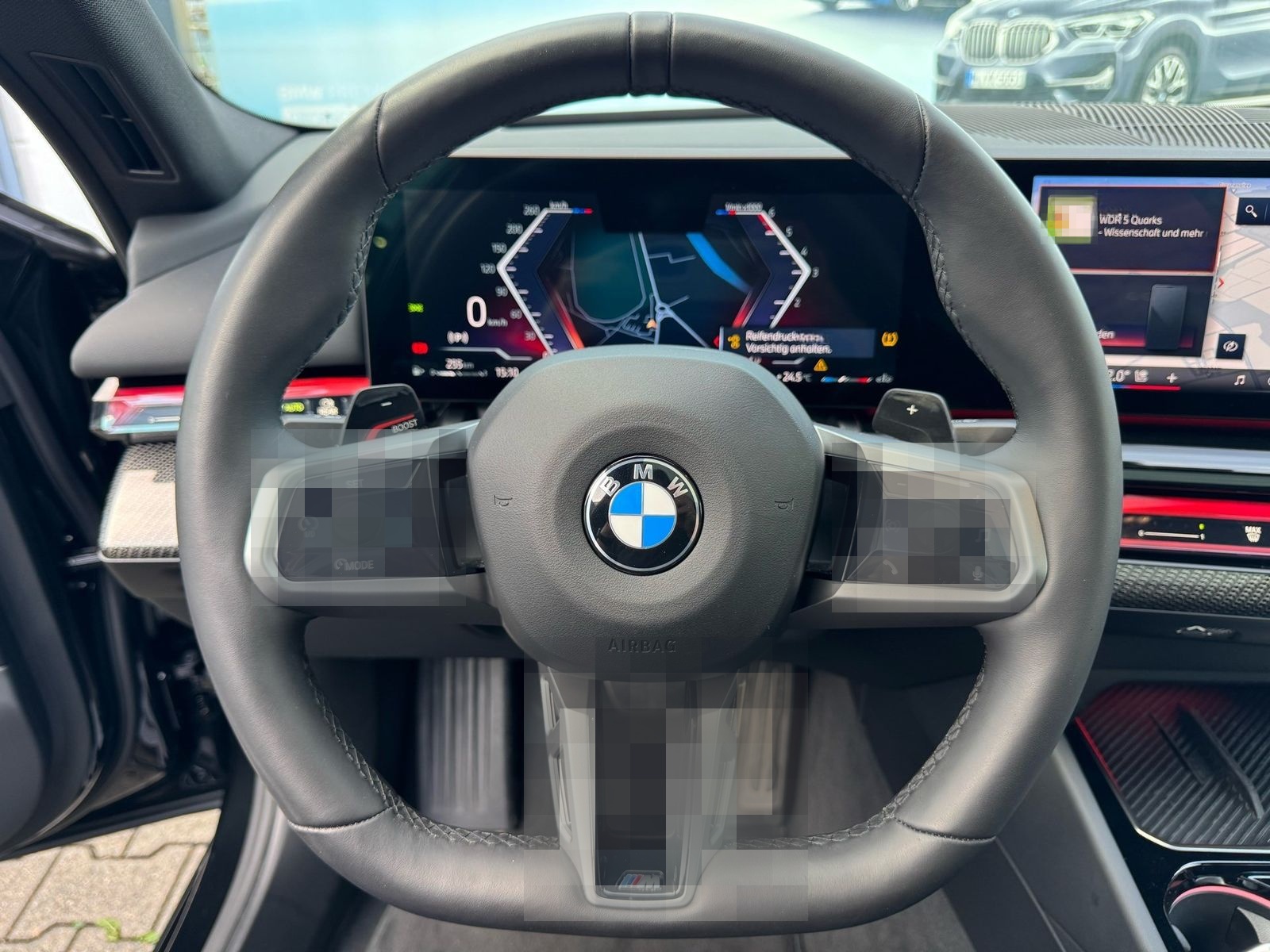 BMW 520d xDrive Limo M Sport PANO h&k DA+ PA+ St-Hzg foto 7