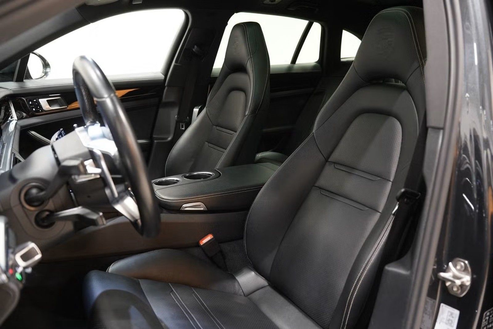 Porsche Panamera Sport Turismo 4 Edition 10 Jahre foto 12
