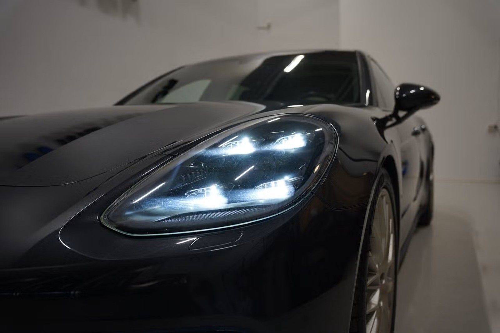 Porsche Panamera Sport Turismo 4 Edition 10 Jahre foto 3