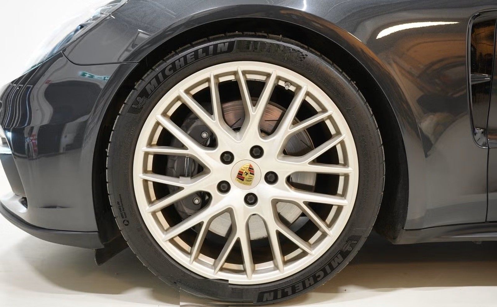 Porsche Panamera Sport Turismo 4 Edition 10 Jahre foto 9