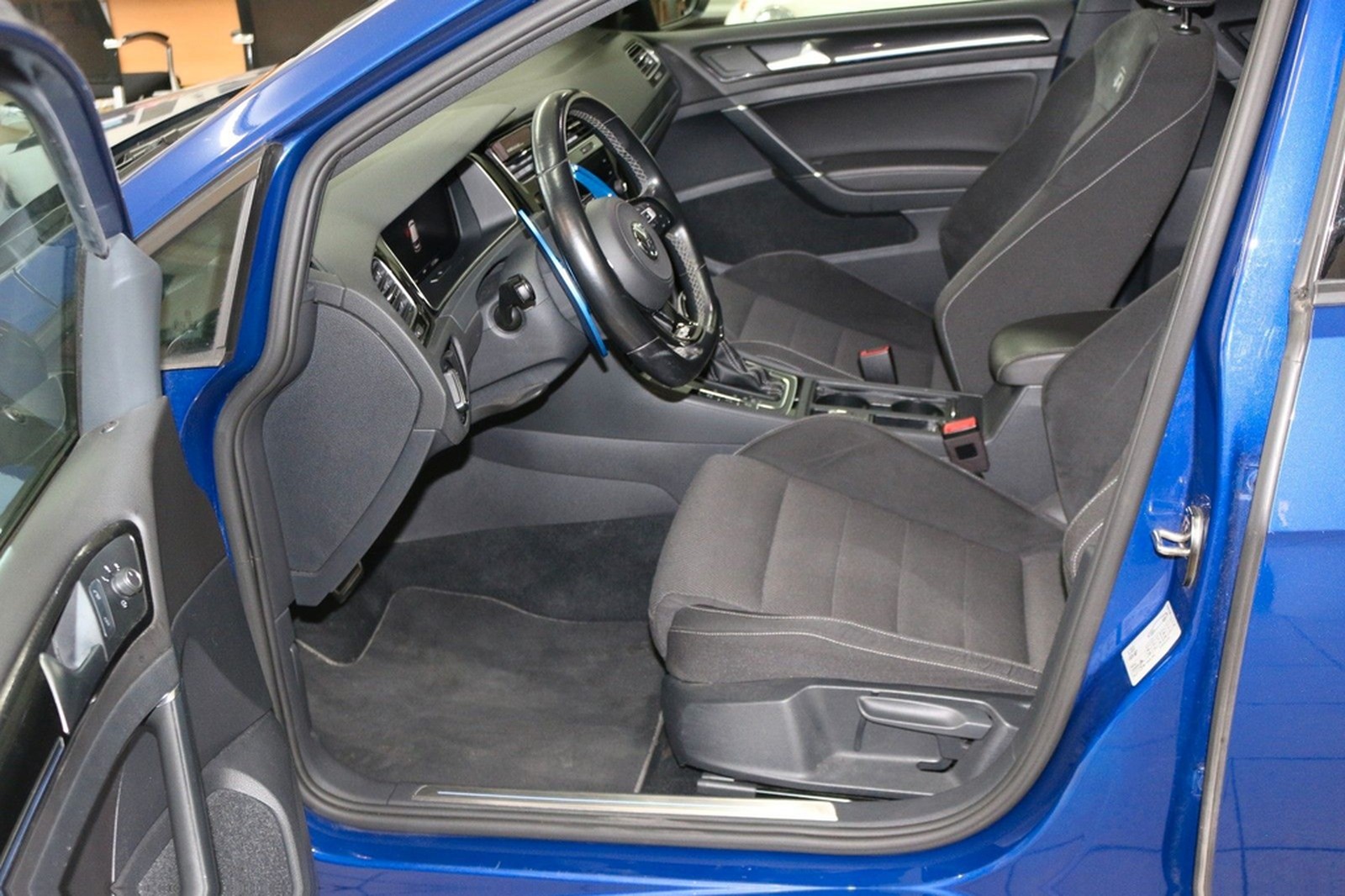 Volkswagen Golf VII Lim. R 4Motion/ACC/Kam./400ps ABT/ foto 8