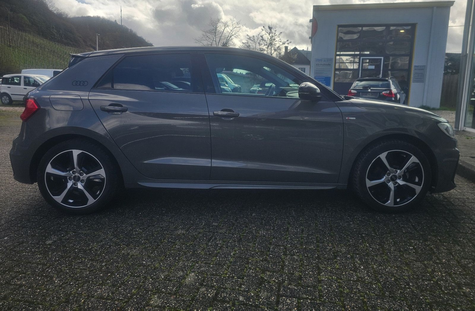 Audi A1 Sportback 25 TFSI S line foto 4