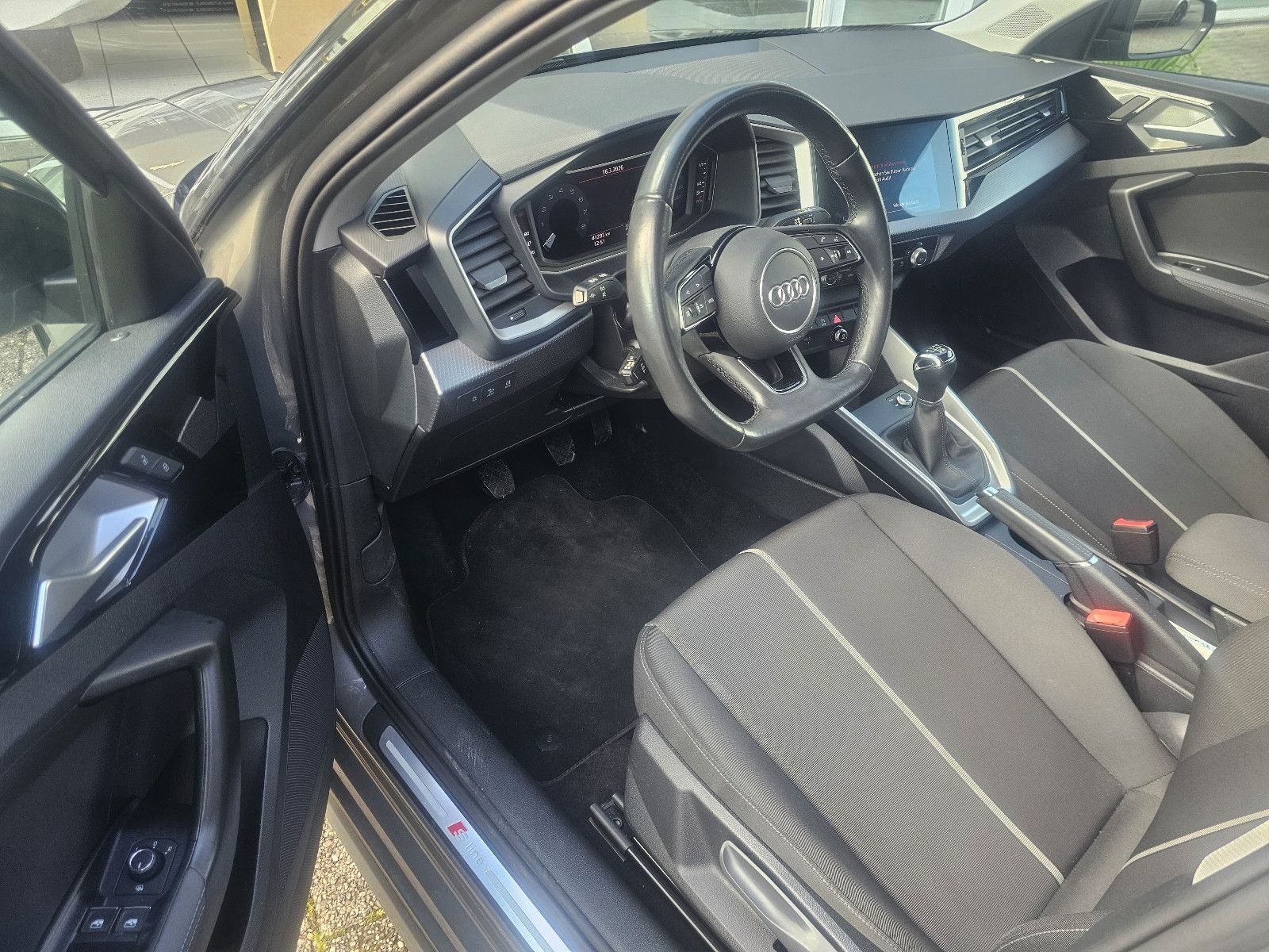 Audi A1 Sportback 25 TFSI S line foto 10