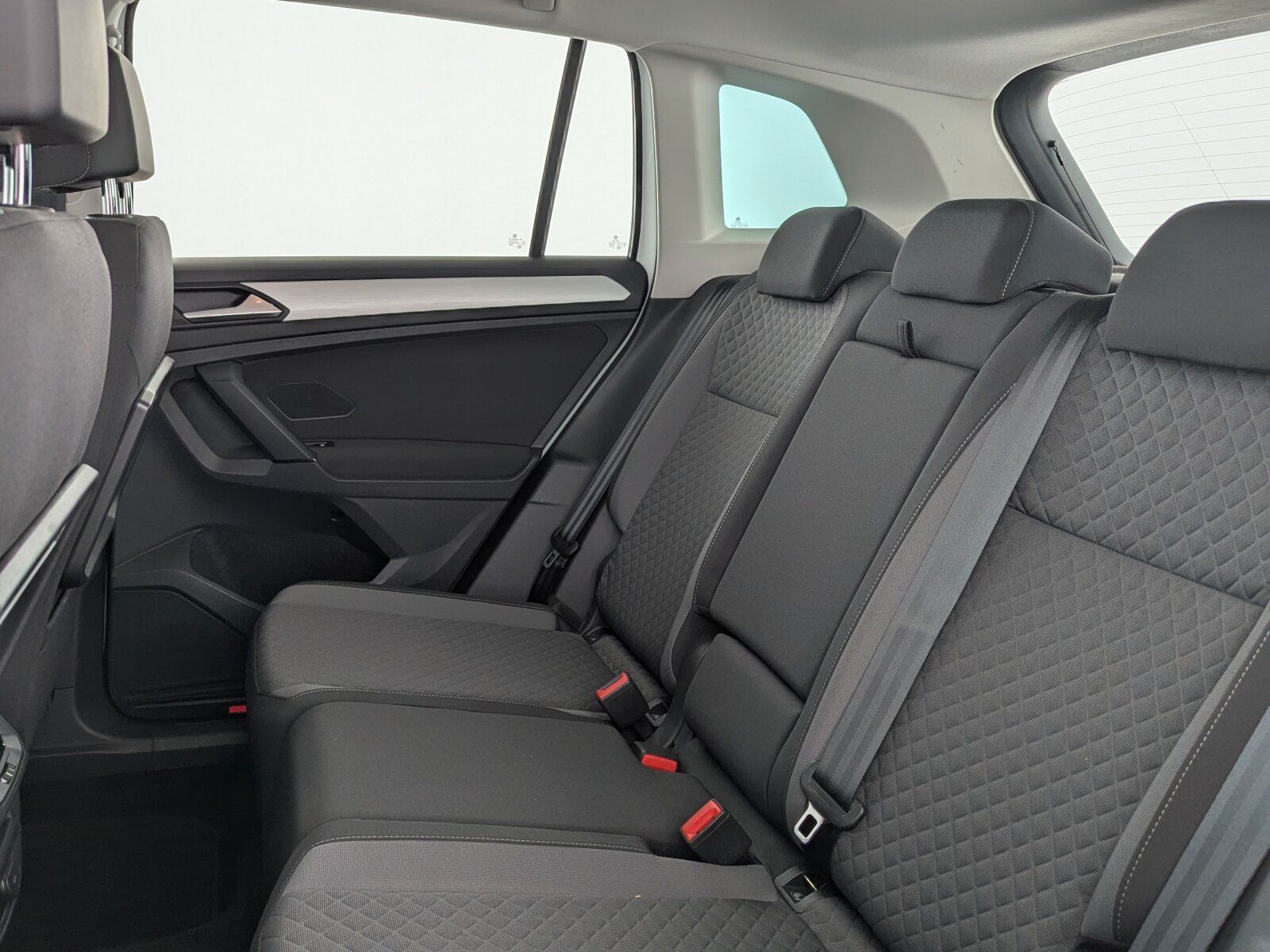 Volkswagen Tiguan 1.5 TSI Comfortline AHK+SHZ+RFK+BLUETOOTH foto 16