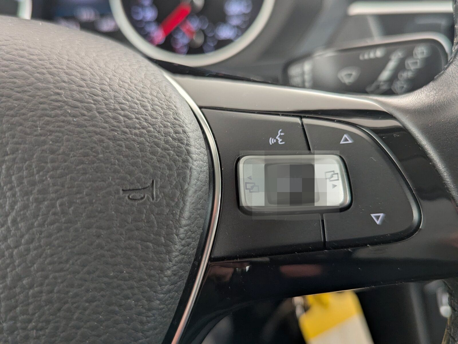 Volkswagen Tiguan 1.5 TSI Comfortline AHK+SHZ+RFK+BLUETOOTH foto 25