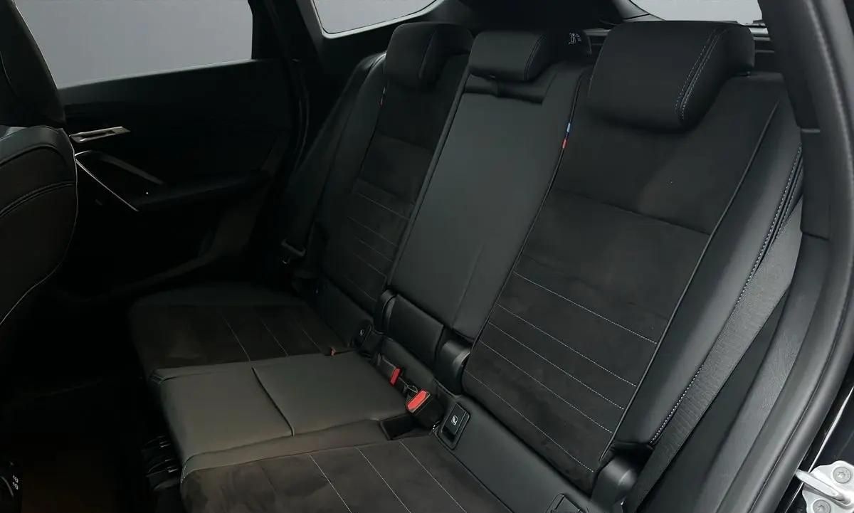 BMW X1 sDrive18i | M-SPORT | AHK | Pano foto 18