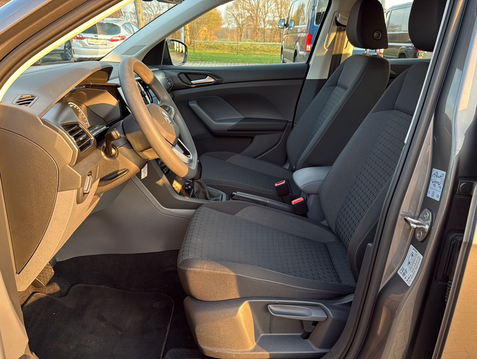 Volkswagen T-Cross 1.0 TSI DSG Life+ACC+NAVI+KAMERA+LED+SHZ foto 6
