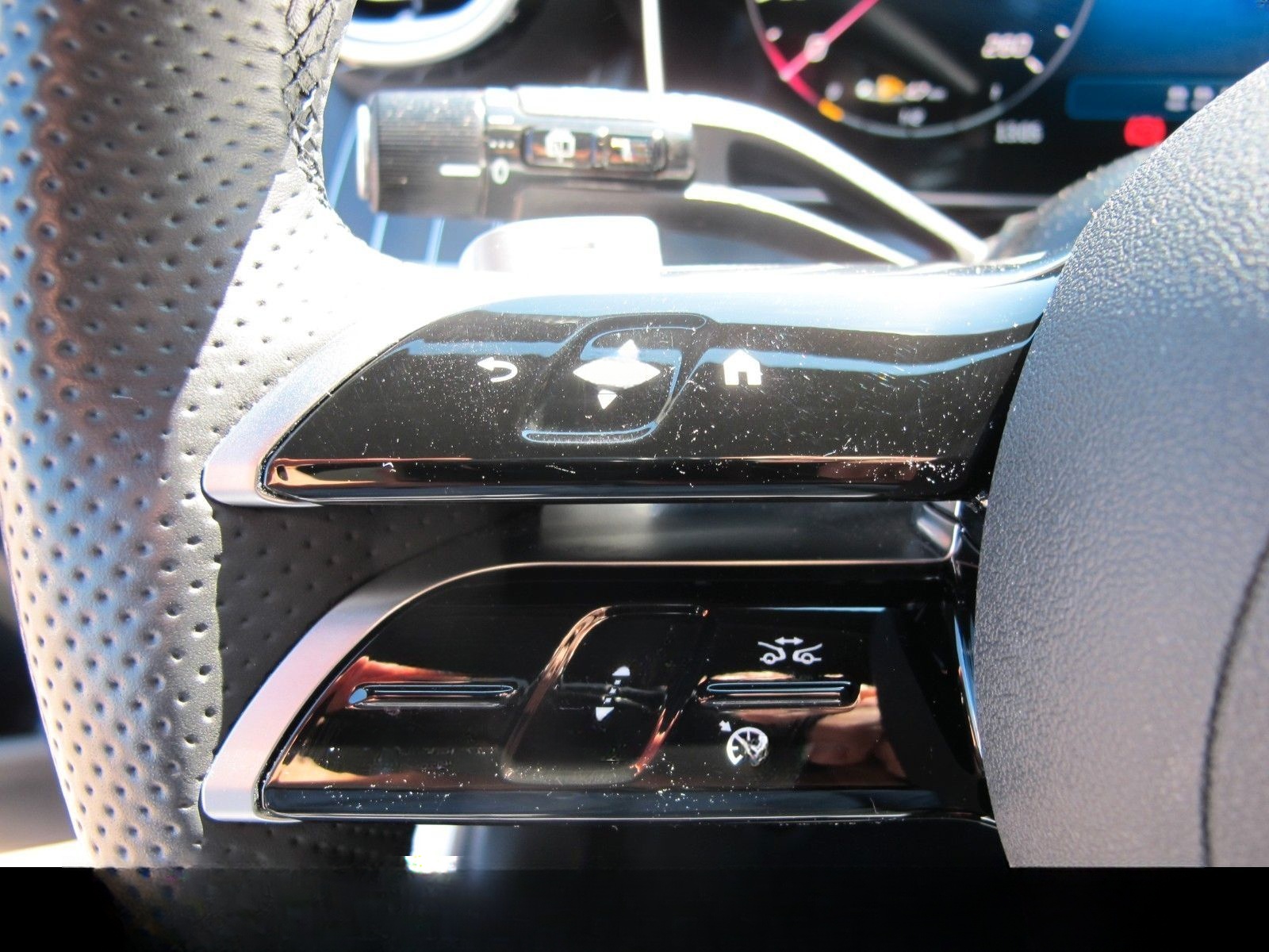 Mercedes-Benz GLC 200 4M Edition AMG Line / AHV / Panorama foto 8