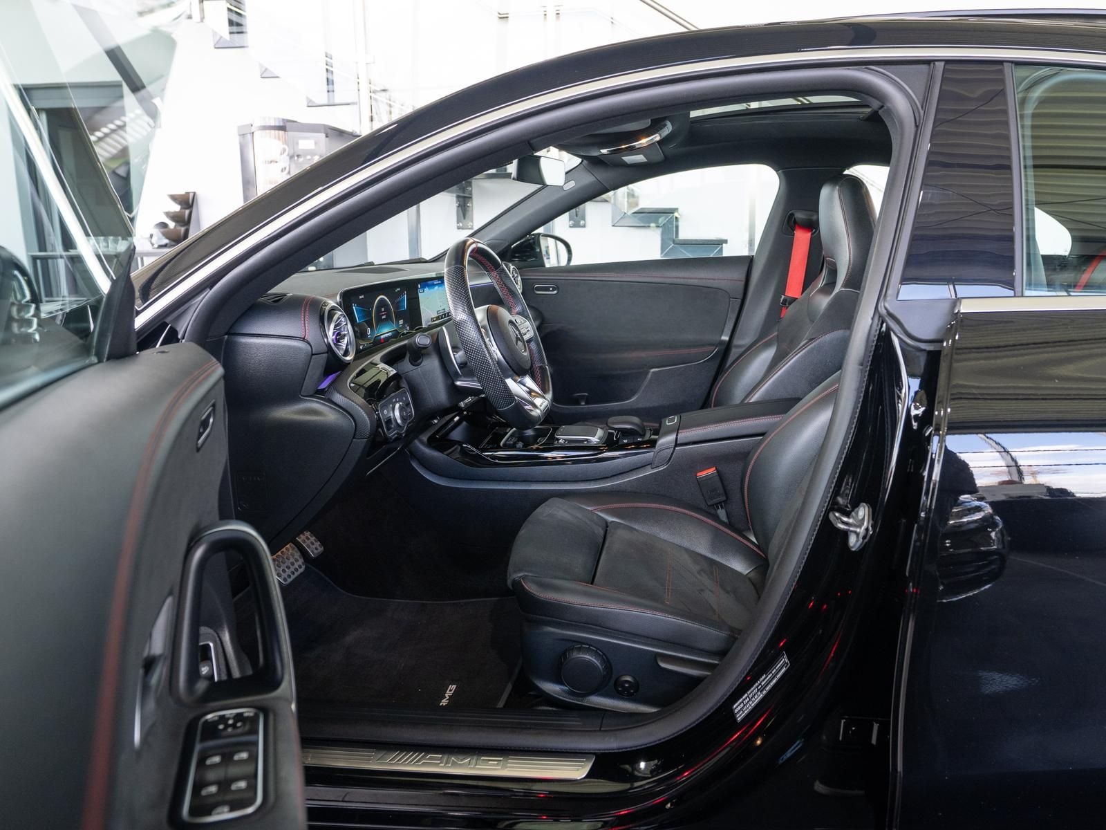 Mercedes-Benz CLA 35 4M 7G-DCT *PANO*R-KAMERA*1.HD*AMBIENTE* foto 9