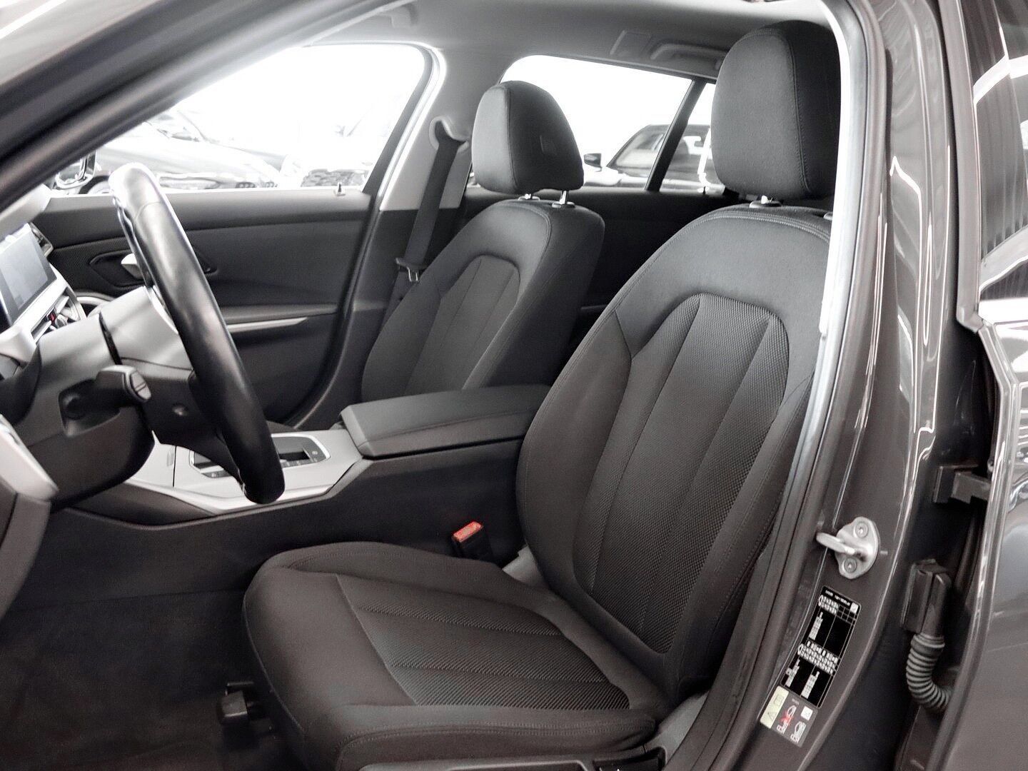 BMW 330e Touring Anhängekupplung foto 15