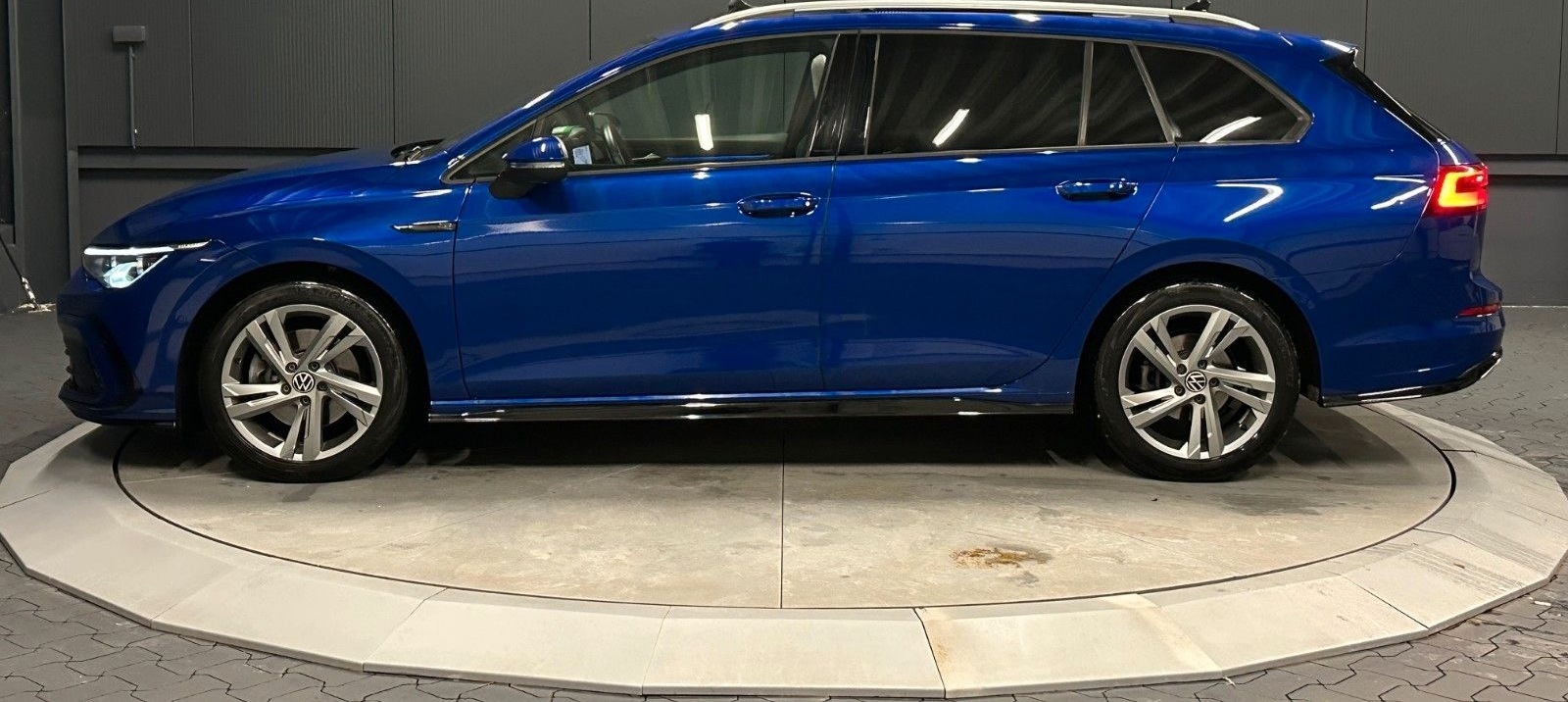 Volkswagen Golf Variant R-Line 4Motion*PANORAMA*AHK*Standhz foto 2