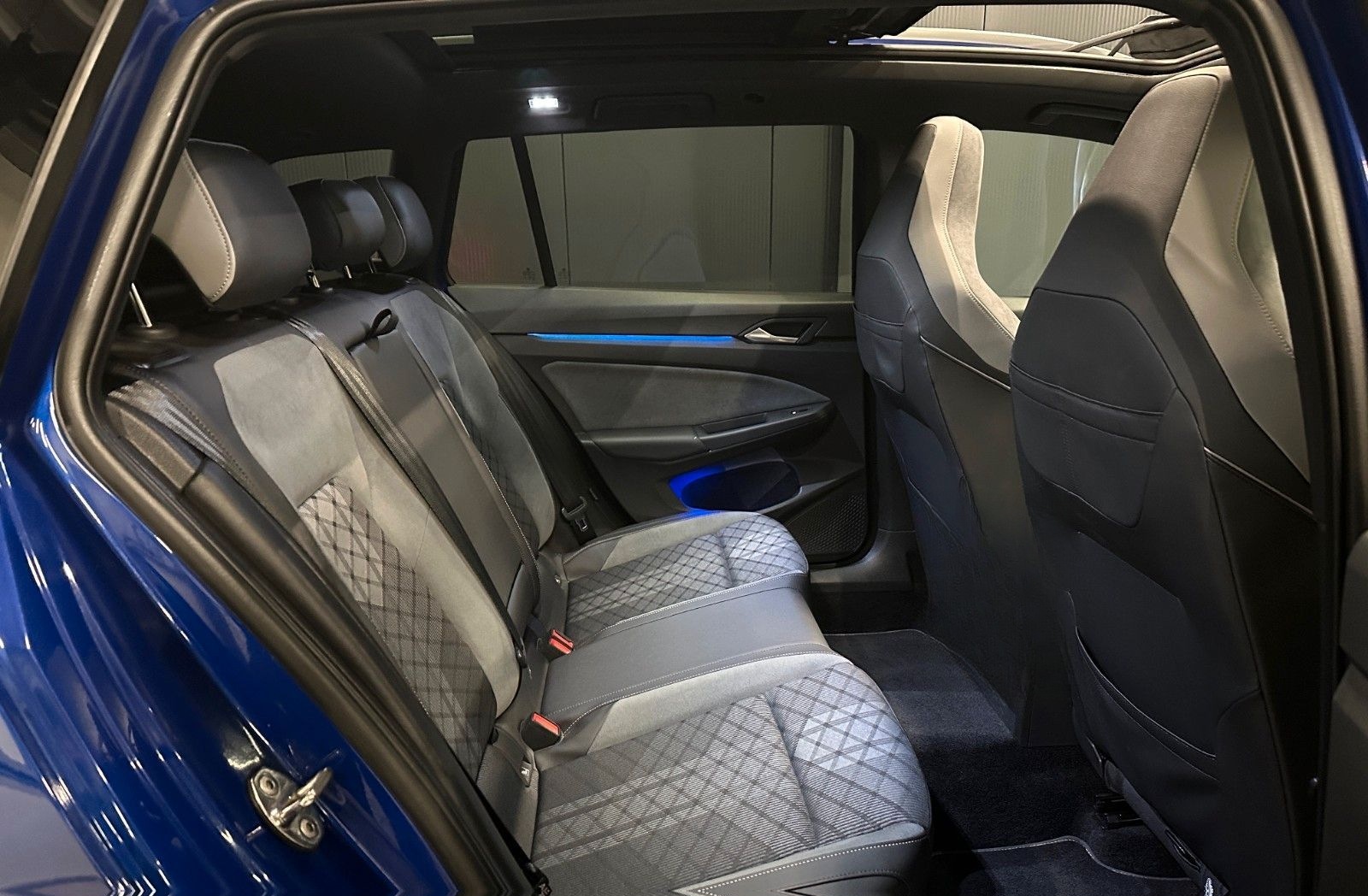 Volkswagen Golf Variant R-Line 4Motion*PANORAMA*AHK*Standhz foto 30
