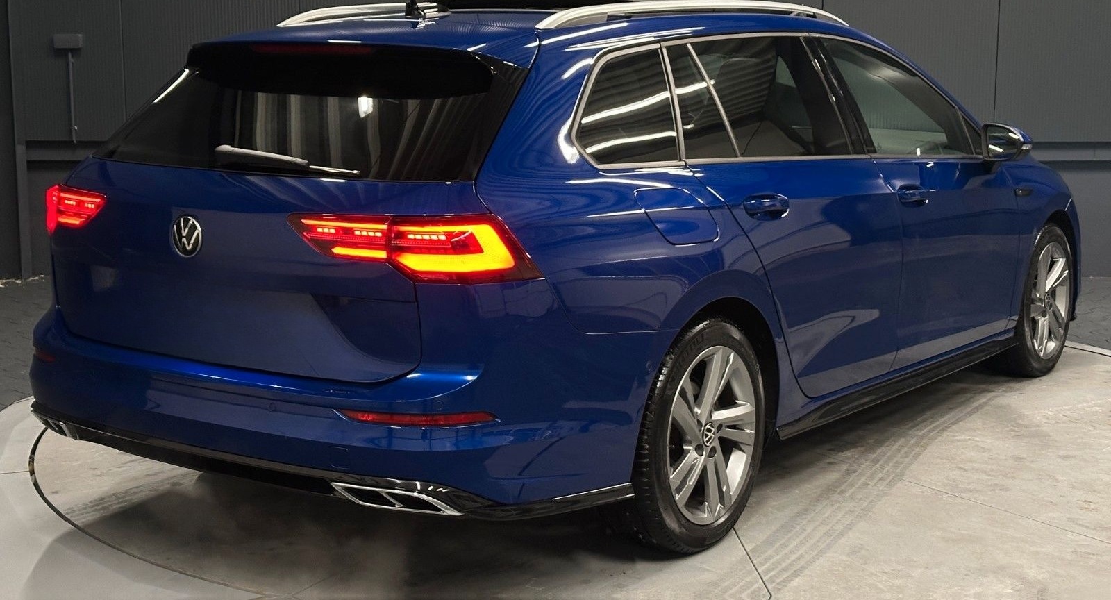 Volkswagen Golf Variant R-Line 4Motion*PANORAMA*AHK*Standhz foto 5