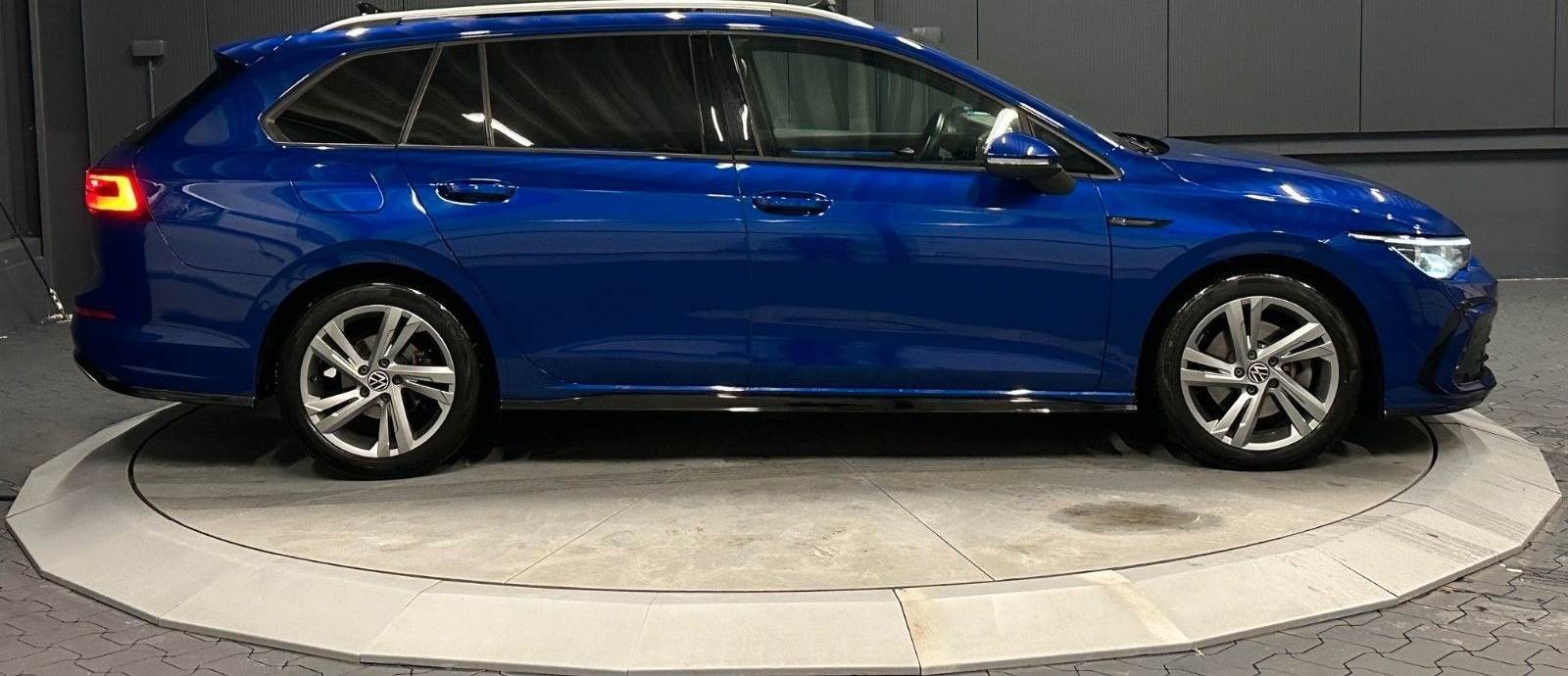 Volkswagen Golf Variant R-Line 4Motion*PANORAMA*AHK*Standhz foto 6